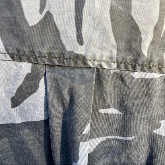 Express Camo Button Up - Picture 5 of 7